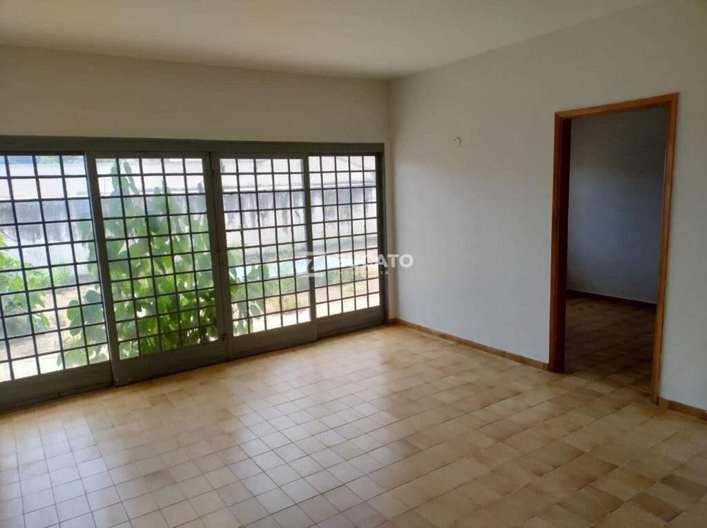 Casa à venda no Mercês: 