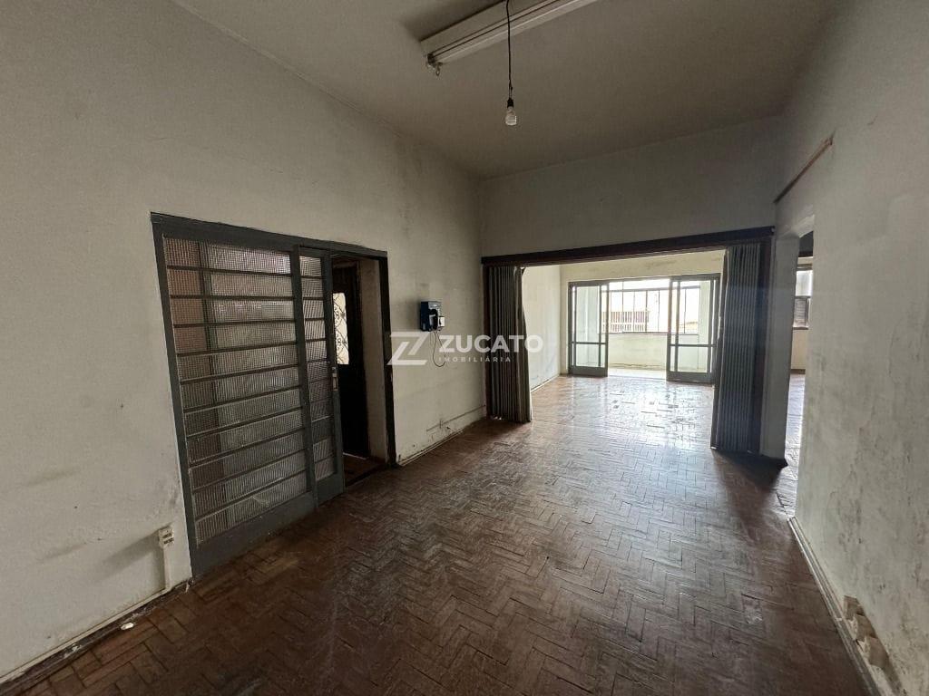 Casa à venda no Centro: 