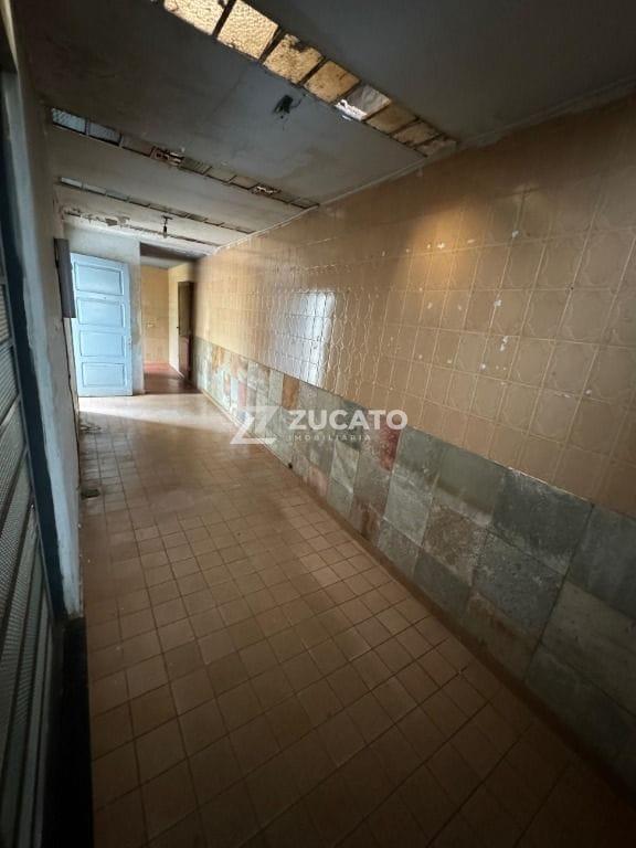 Casa à venda no Centro: 