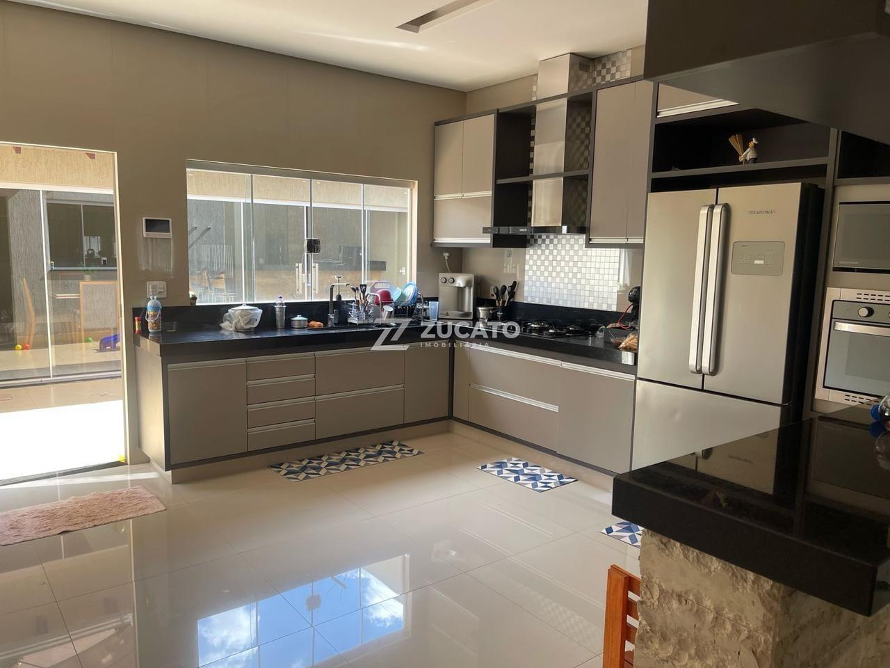 Casa à venda no Jardim do Lago: 