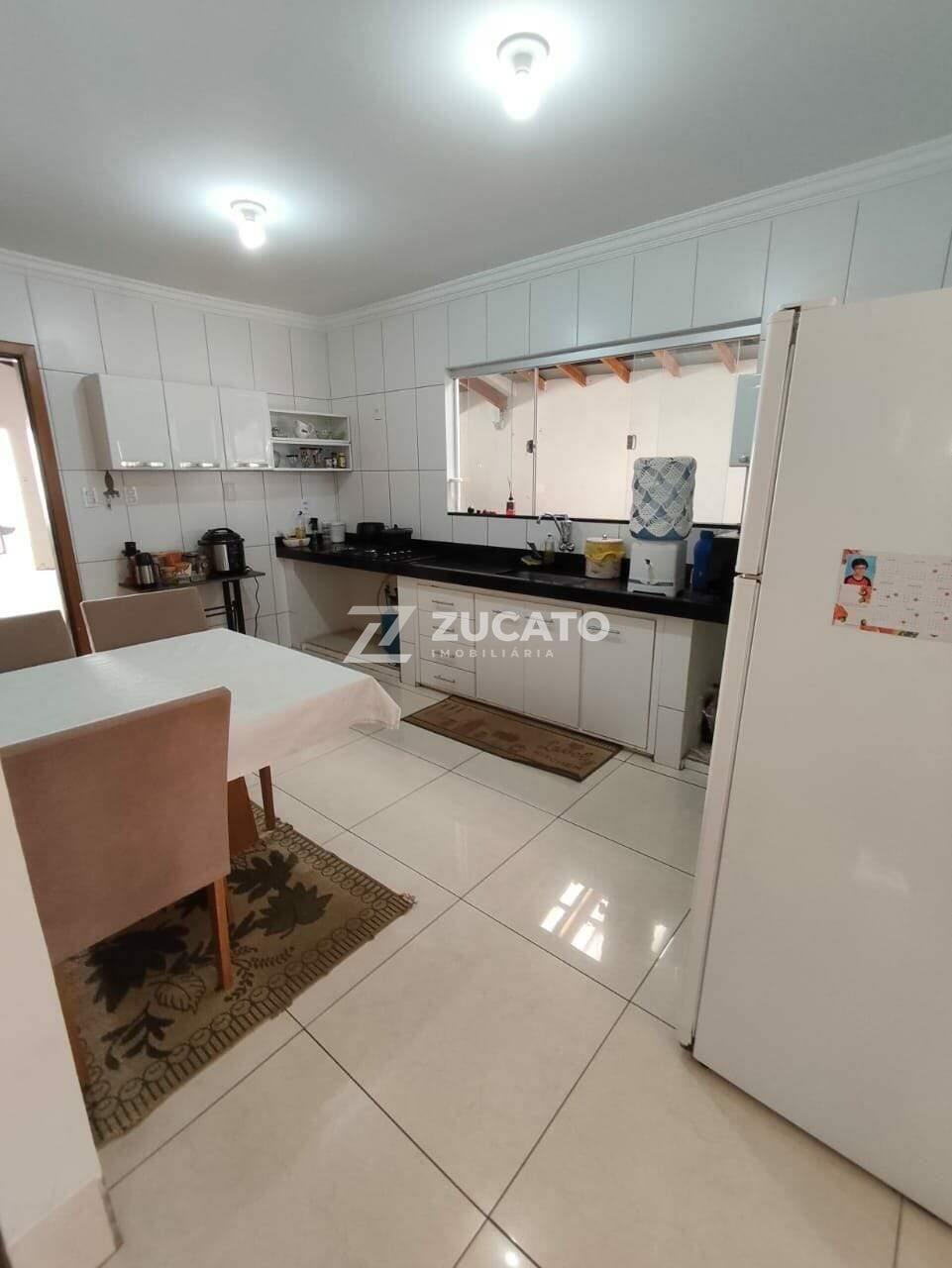 Casa à venda no Beija-Flor: 