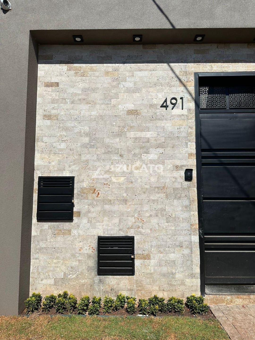 Casa à venda no Parque das Laranjeiras: 