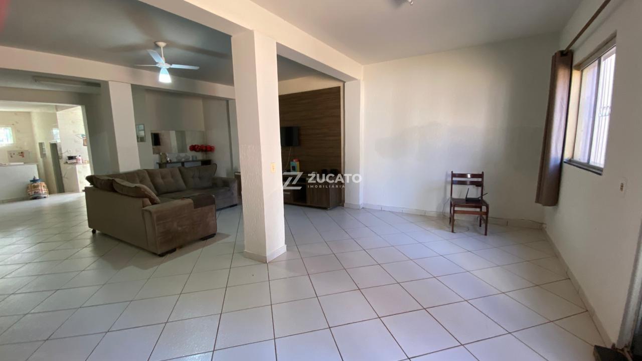 Casa à venda no Mercês: 