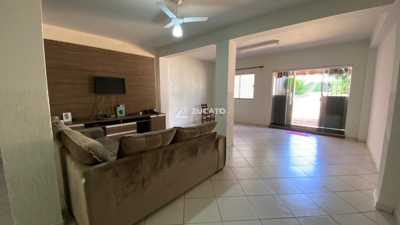 Casa à venda no Mercês: 