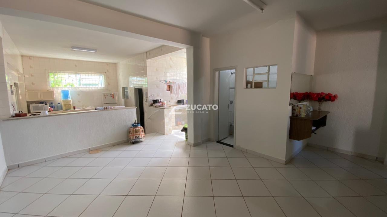 Casa à venda no Mercês: 