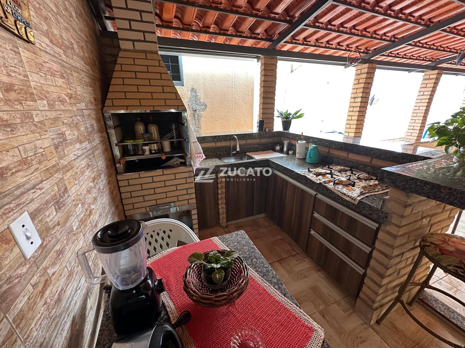 Casa à venda no Parque das Aroeiras: 