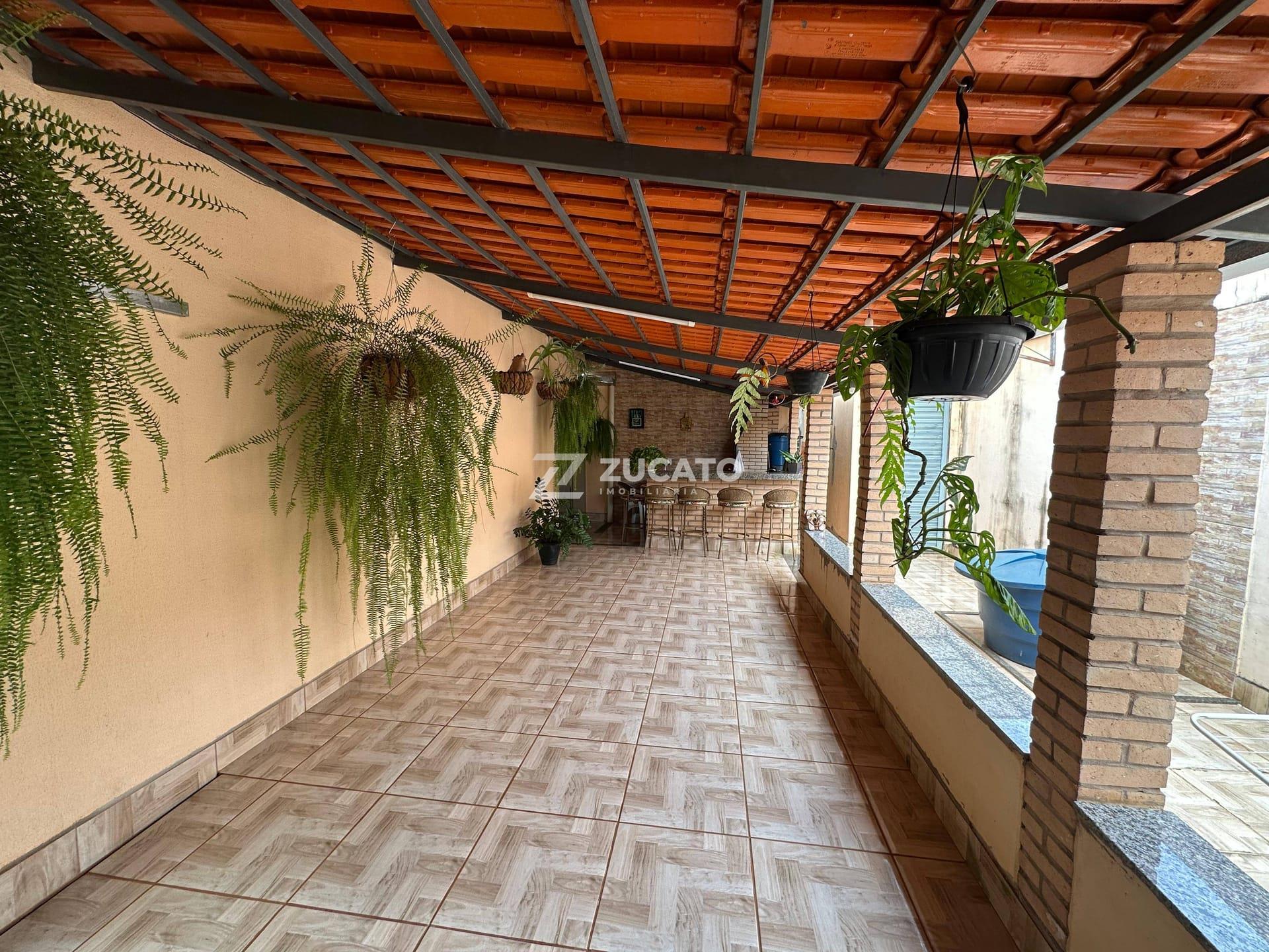 Casa à venda no Parque das Aroeiras: 