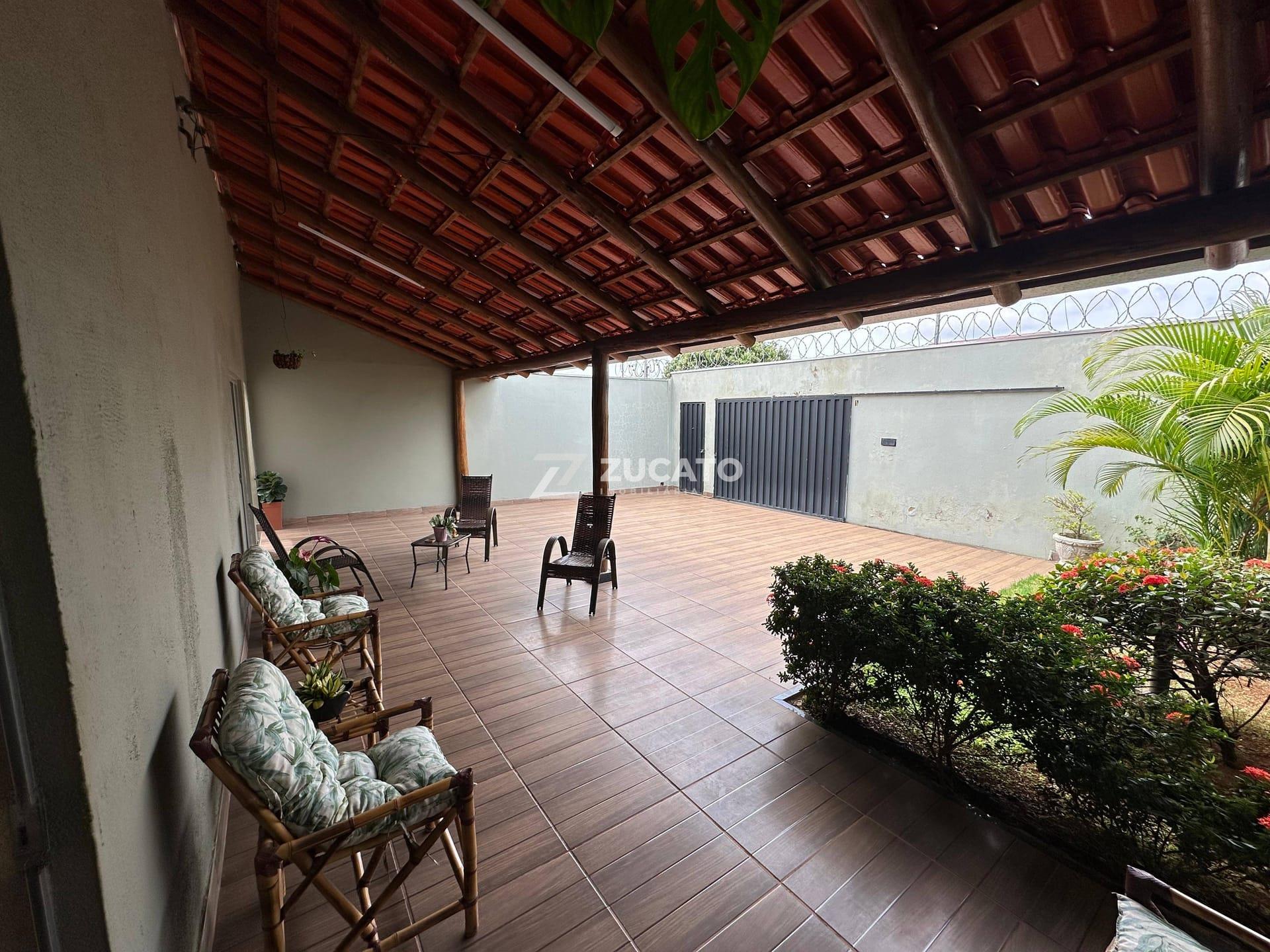 Casa à venda no Parque das Aroeiras: 