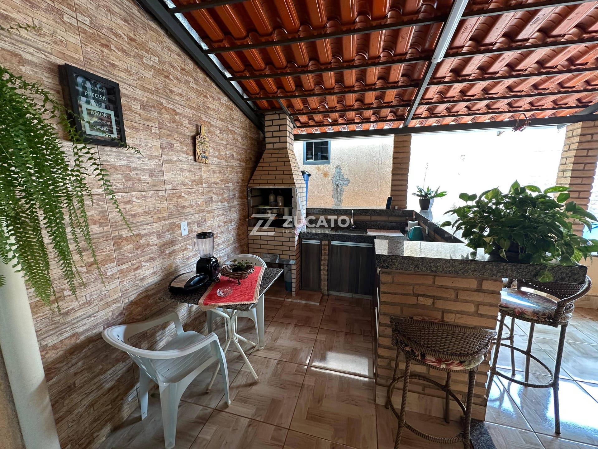 Casa à venda no Parque das Aroeiras: 