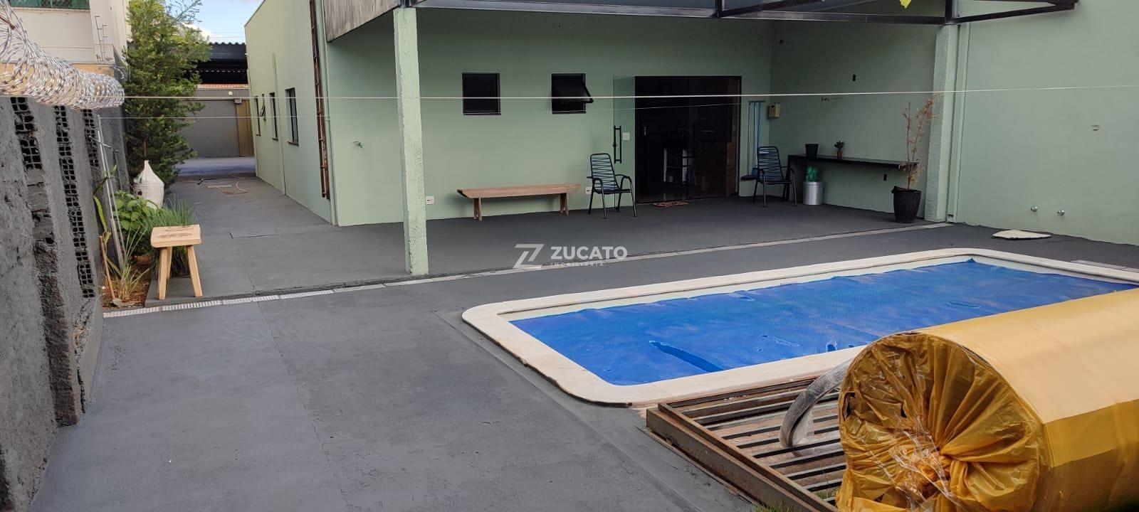 Casa à venda no Mercês: 