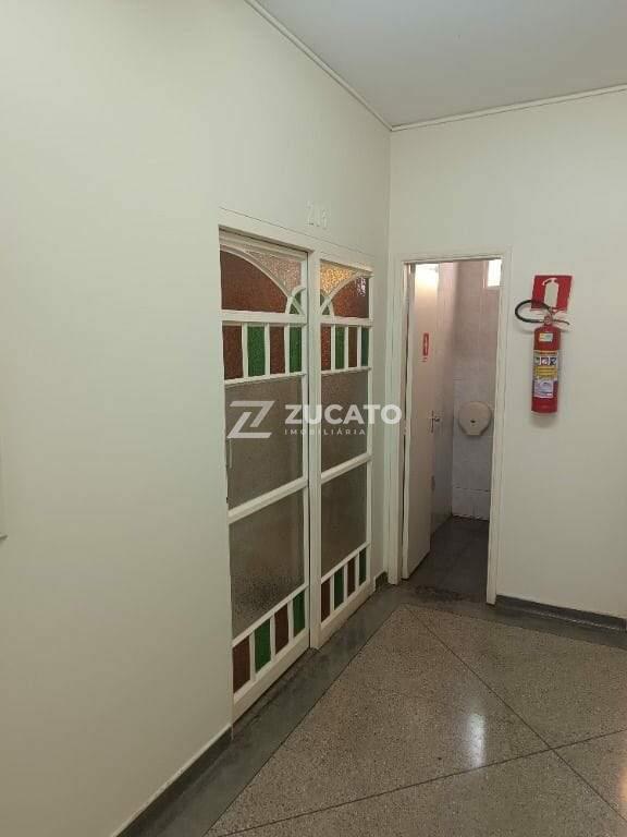 Sala à venda no Centro: 