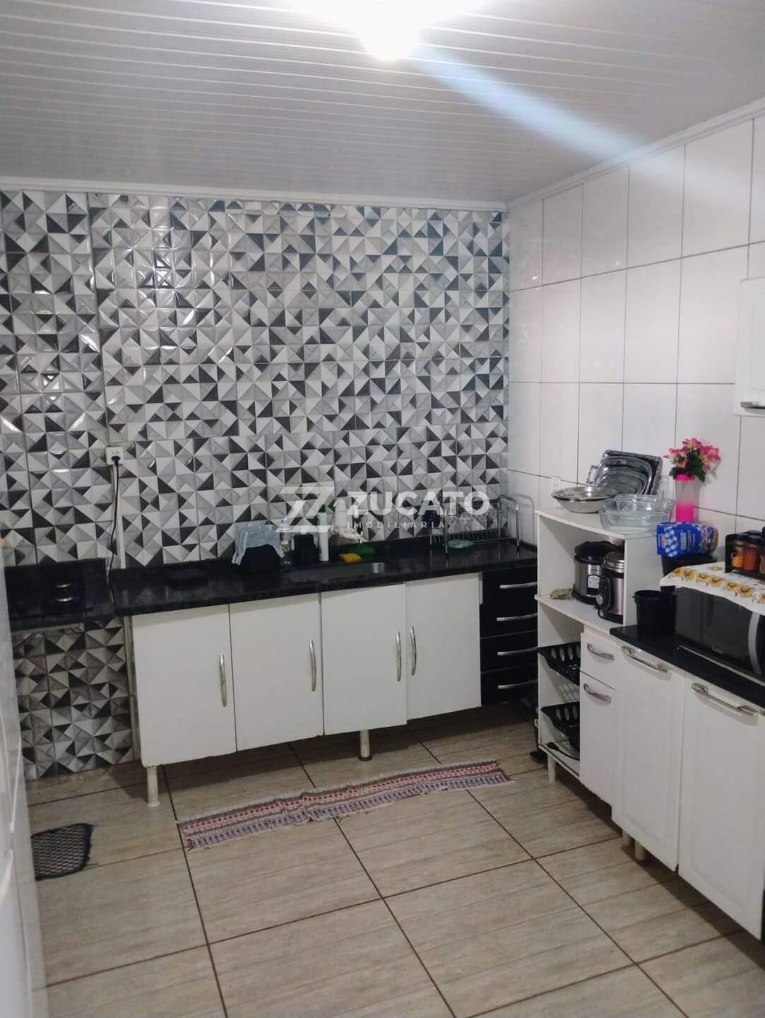 Sobrado à venda no Conjunto Margarida Rosa de Azevedo: 