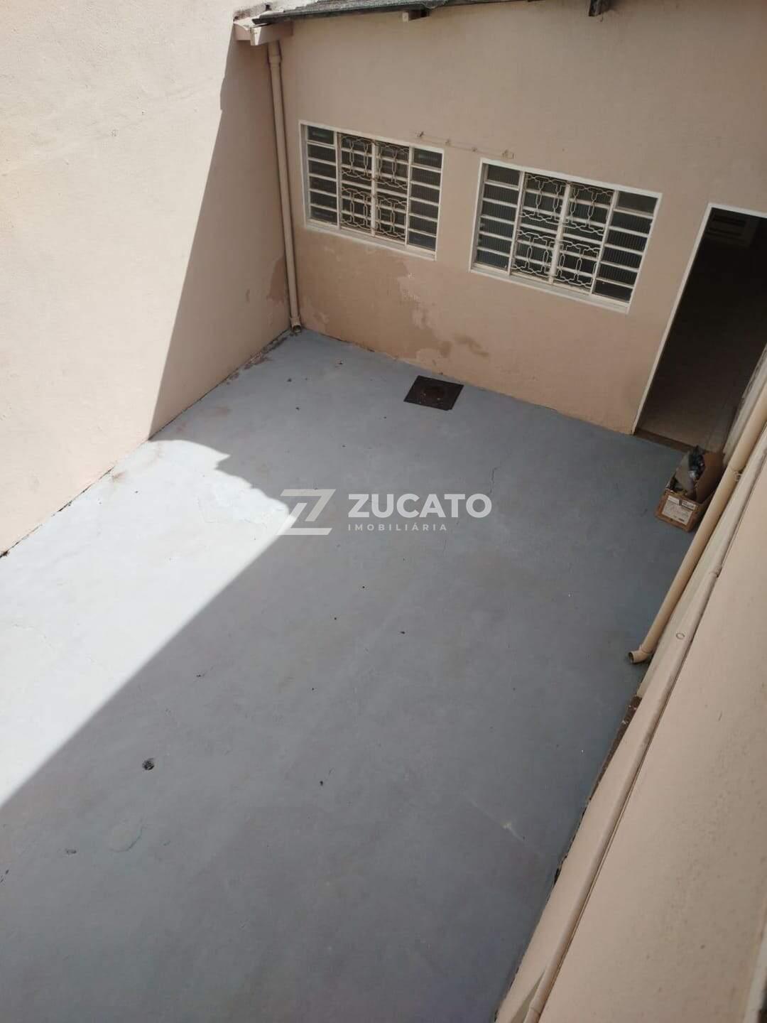 Sobrado à venda no Conjunto Margarida Rosa de Azevedo: 