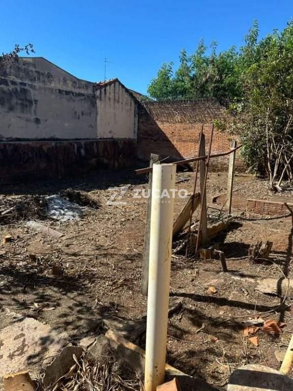 Terreno à venda no Mercês: 