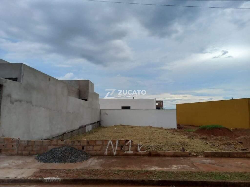 Terreno à venda no Paraíso: 