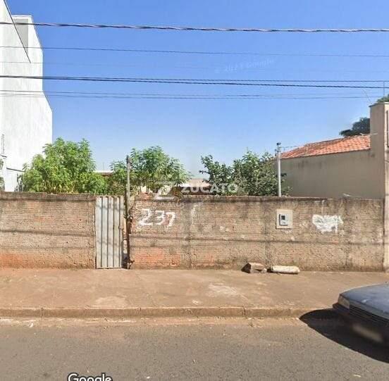 Terreno à venda no Jardim Espírito Santo: 