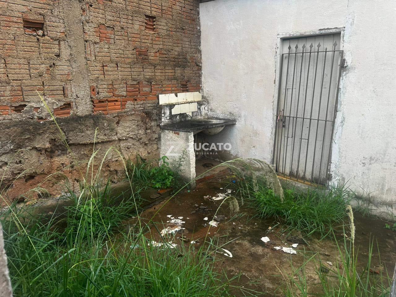 Terreno à venda no Nossa Senhora da Abadia: 