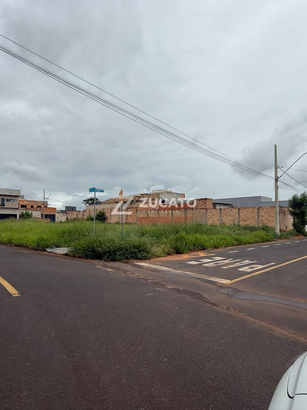 Terreno à venda no Parque das Laranjeiras: 