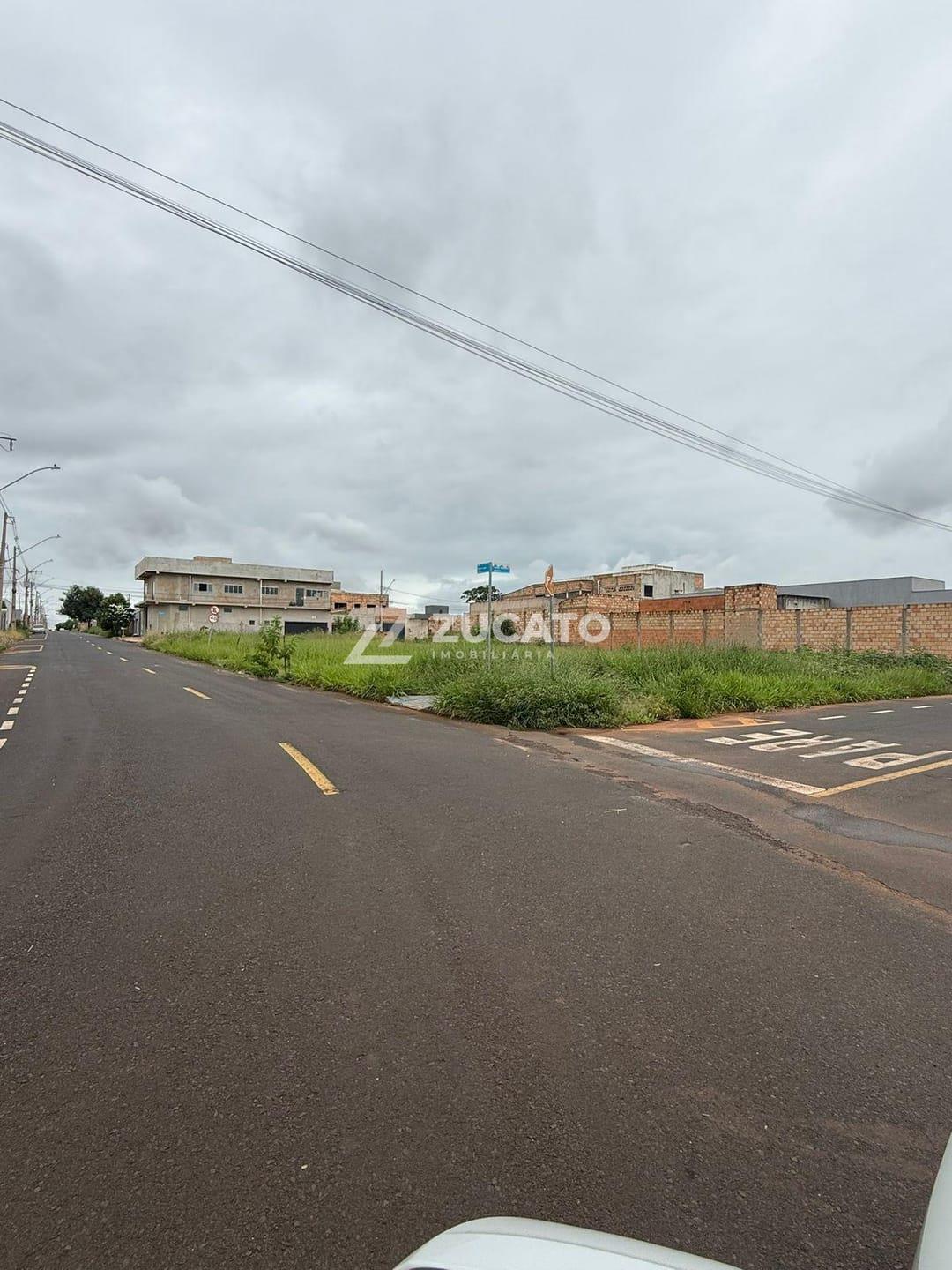Terreno à venda no Parque das Laranjeiras: 