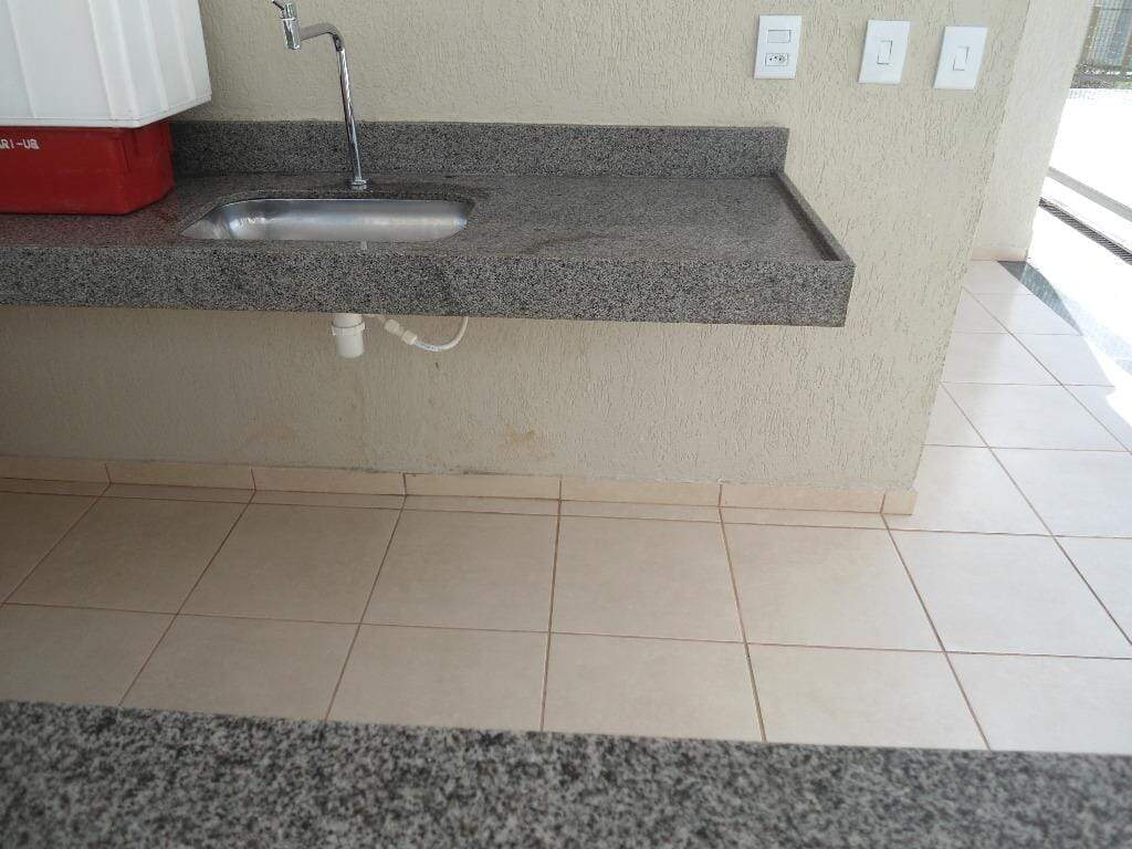 Apartamento para aluguel no Mercês: 