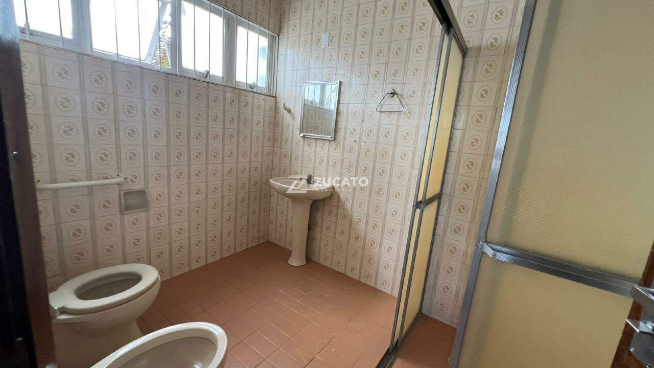 Casa para aluguel no Centro: 