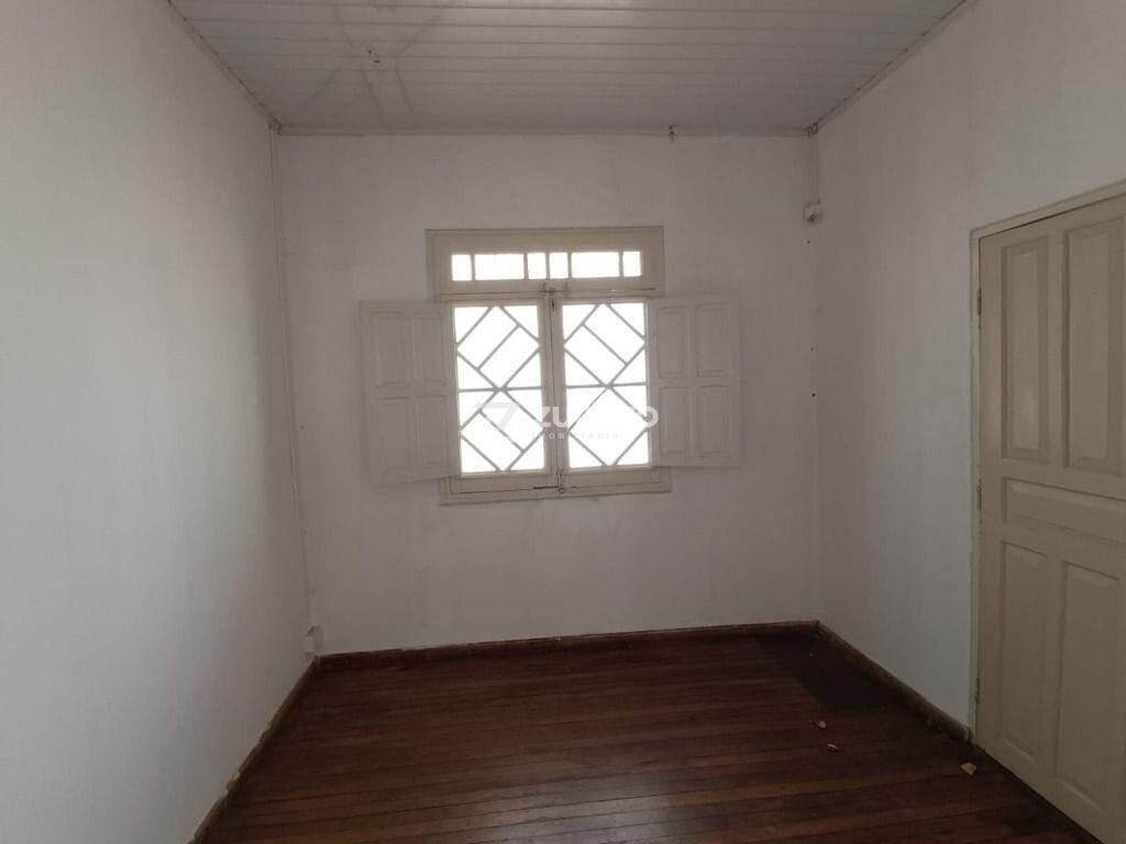 Casa para aluguel no Mercês: 