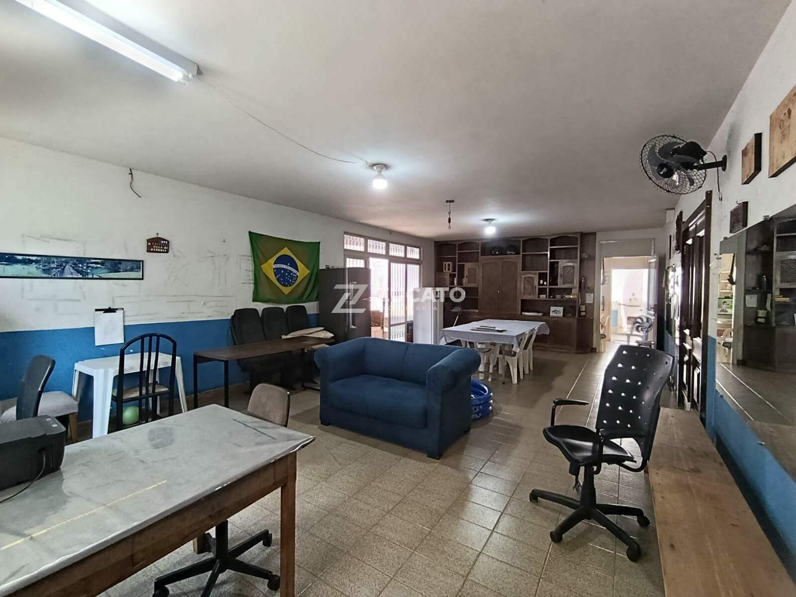 Casa para aluguel no Santa Marta: 