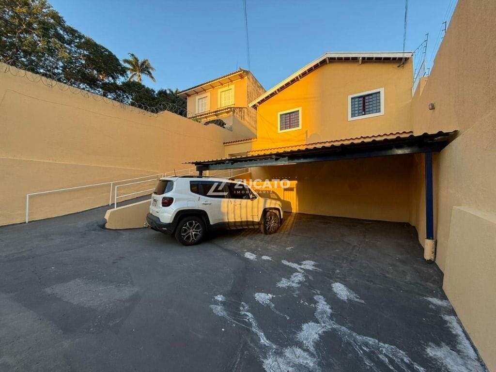 Casa para aluguel no Centro: 