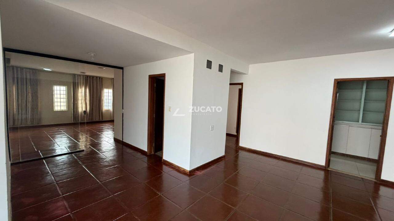 Casa para aluguel no Mercês: 