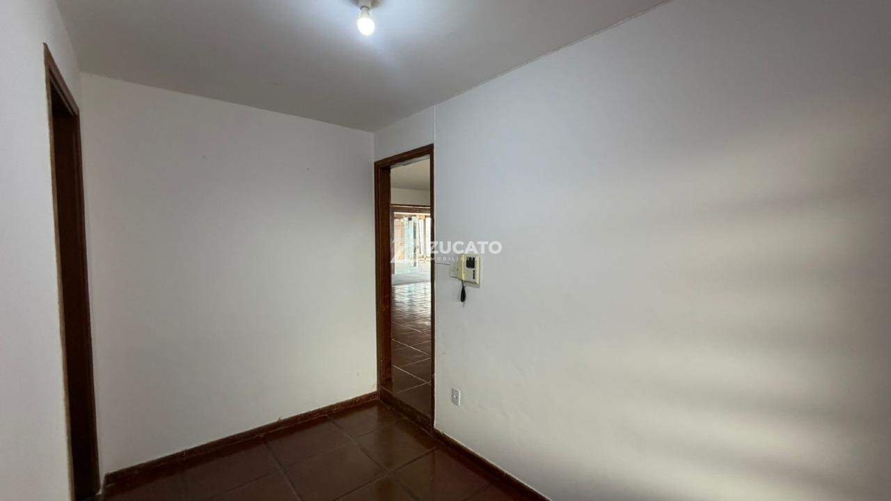 Casa para aluguel no Mercês: 