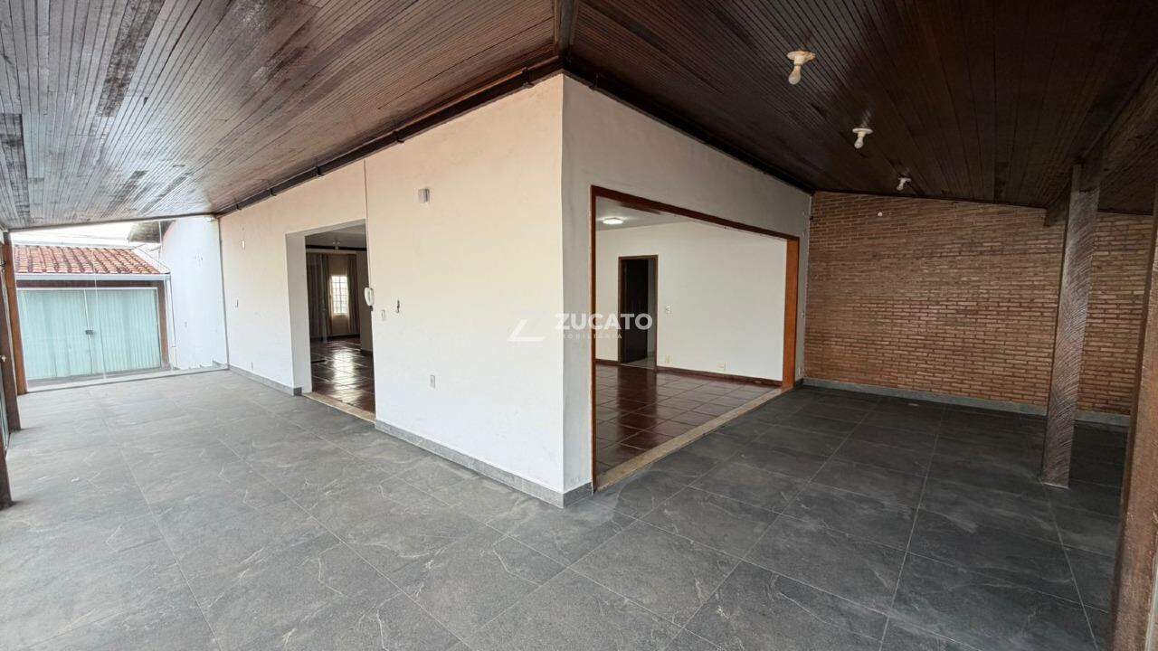 Casa para aluguel no Mercês: 
